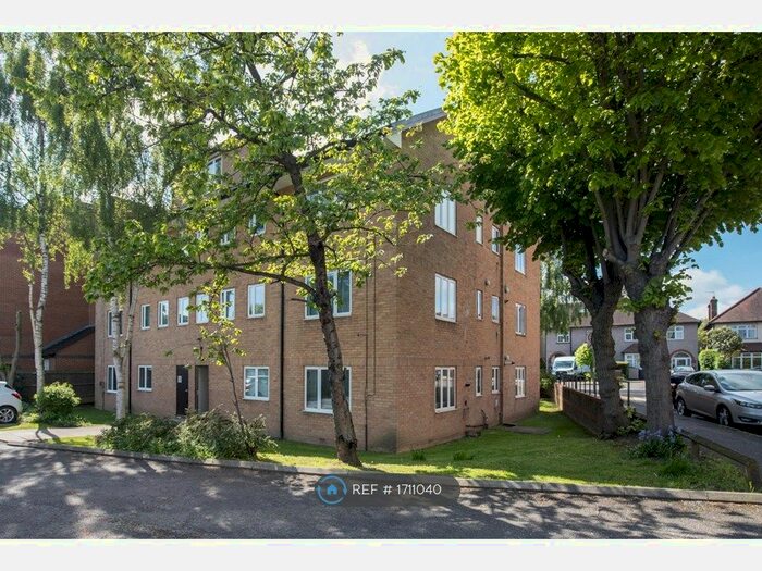 1 Bedroom Flat To Rent In Acacia House, New Malden, KT3