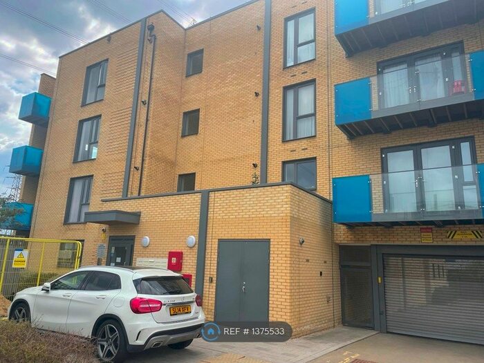 2 Bedroom Flat To Rent In George Wheeler House, Barking, IG11