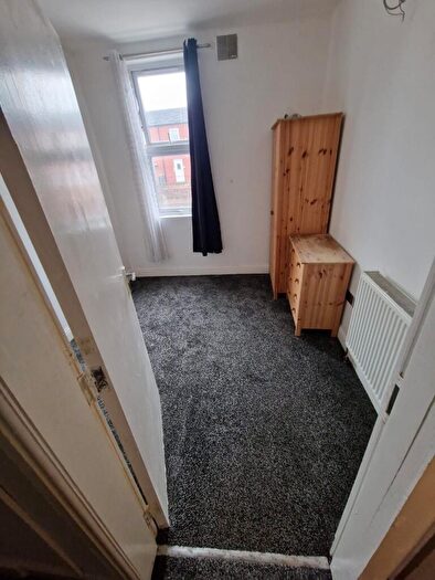 3 Bedroom Semi Detached House To Rent In Queens Road, Leeds, West Yorkshire, LS6