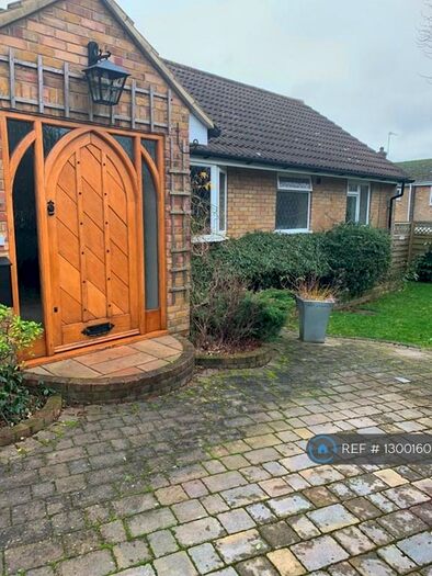 4 Bedroom Bungalow To Rent In Sycamore Avenue, Hatfield, AL10