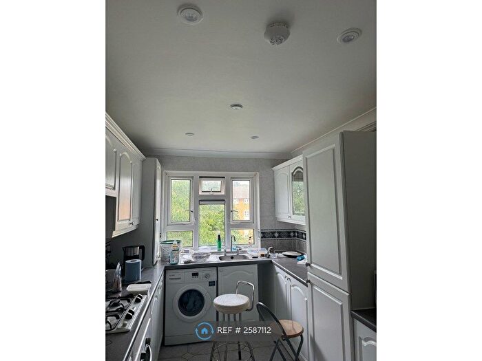 2 Bedroom Flat To Rent In Joseph Perrin House, London, SE21