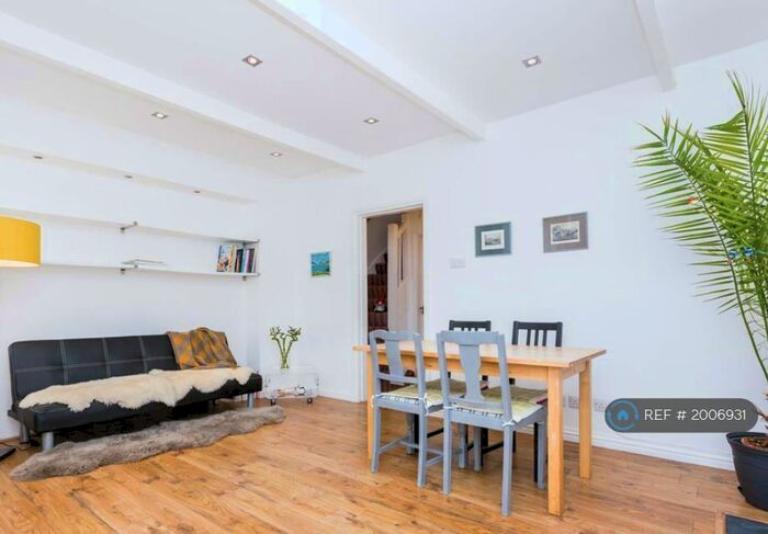 2 Bedroom Terraced House To Rent In Newton Crescent, Rosyth, Dunfermline, KY11