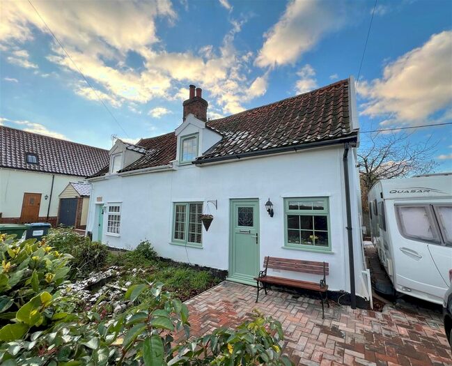 2 Bedroom Cottage For Sale In Bredfield, Woodbridge, IP13