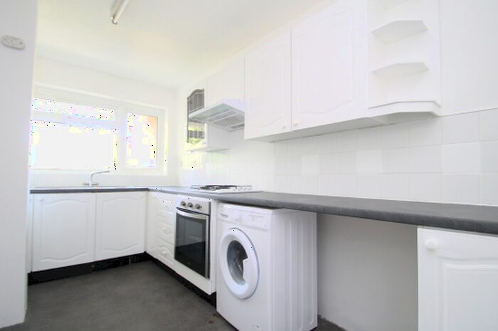 2 Bedroom Flat To Rent In Adelaide Court, Copers Cope Road, BR3
