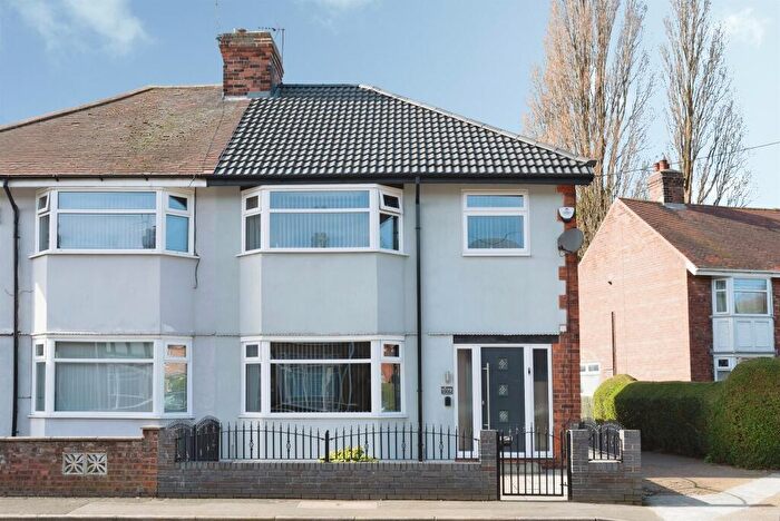 3 Bedroom Semi-Detached House For Sale In East Ella Drive, Hull, HU4