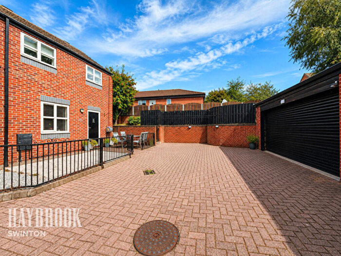 2 Bedroom Semi-Detached House For Sale In Drake Head Lane, Doncaster, DN12