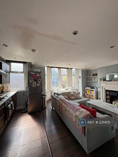 2 Bedroom Flat To Rent In Gunton Road, London, E5