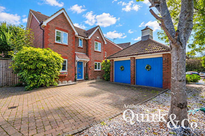 4 Bedroom Detached House For Sale In Tamarisk, Benfleet, SS7