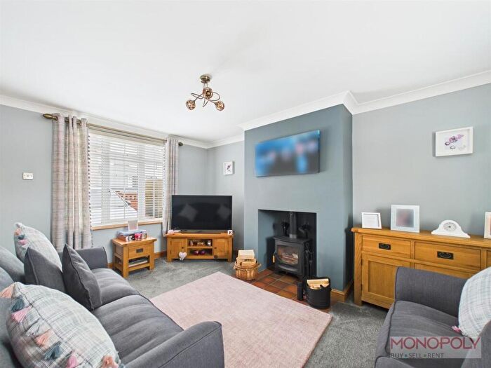 3 Bedroom End Of Terrace House For Sale In Glen Avon, Wrexham, LL12