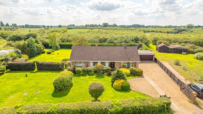 3 Bedroom Detached Bungalow For Sale In Coxs Lane, Wisbech, Cambridgeshire, PE13