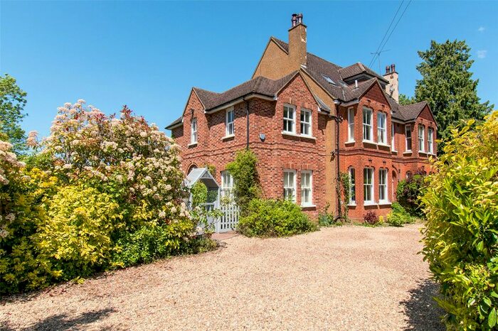5 Bedroom Semi-Detached House For Sale In Chequers Lane, Abbots Langley, Hertfordshire, WD25