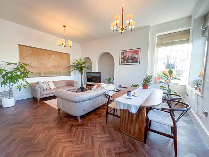 3 Bedroom Maisonette For Sale In Flagstaff Road, Colchester, CO2