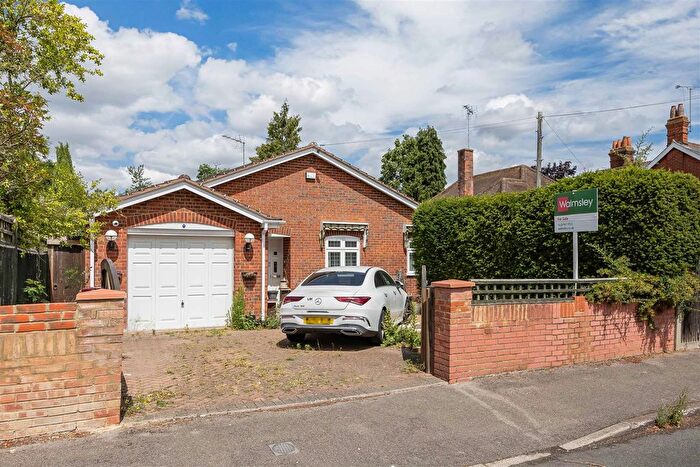 2 Bedroom Bungalow For Sale In Harrogate Road, Caversham, Reading, RG4