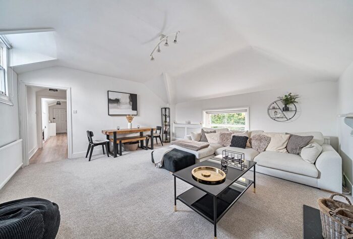 2 Bedroom Flat For Sale In Broadwater Down, Tunbridge Wells, Kent, TN2