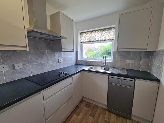 3 Bedroom Semi-Detached House To Rent In Maidenhead, Berkshire, SL6