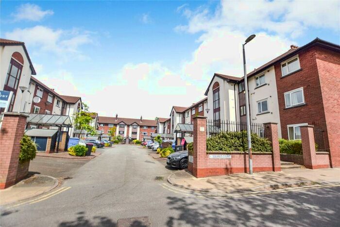 3 Bedroom Apartment To Rent In Canterbury Gardens, Salford, M5