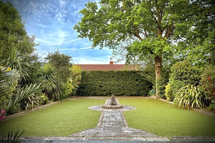 5 Bedroom Detached House For Sale In Bedhampton, Hampshire, PO9