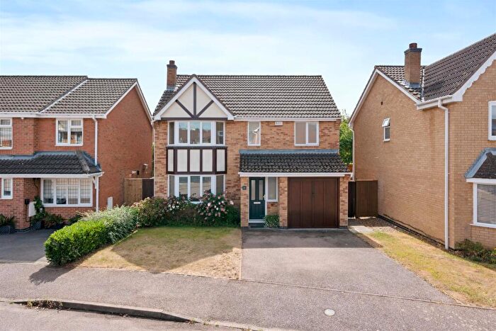 4 Bedroom Detached House For Sale In - Donne Close, Kettering, NN16