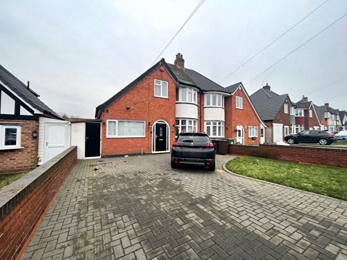 3 Bedroom Semi-Detached House To Rent In Hazelhurst Road, Castle Bromwich, B36