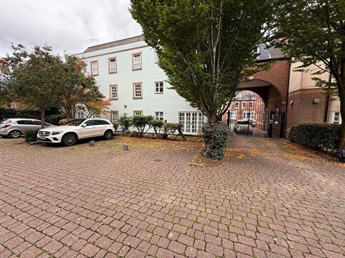 Garage / Parking To Rent In Castle Mews, St Thomas Street, Oxford, OX1