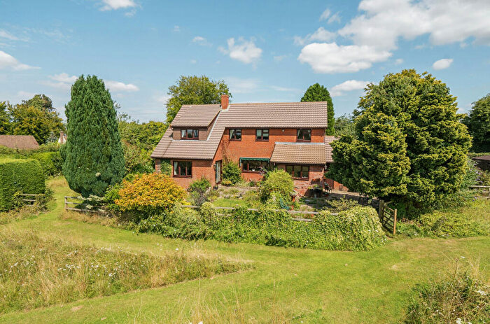 4 Bedroom Detached House For Sale In Stapley Lane, Ropley, Alresford, Hampshire, SO24