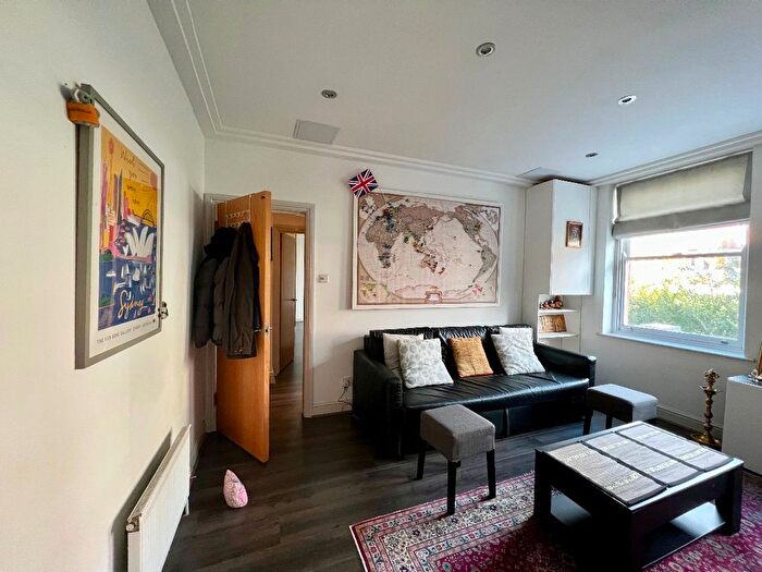 2 Bedroom Flat To Rent In Finchley Road, London, NW3