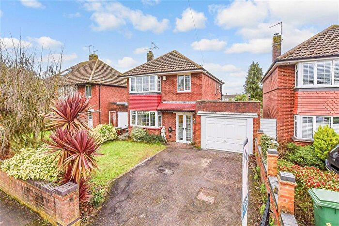 3 Bedroom Detached House For Sale In Sutton Road, Maidstone, Kent, ME15