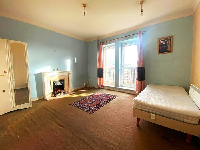 1 Bedroom Flat For Sale In High Street, Hounslow, TW3