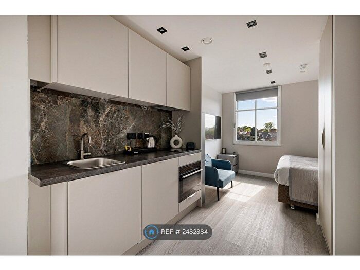 Studio To Rent In Lowlands Road, Harrow, HA1