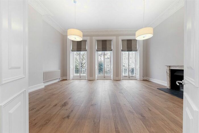 3 Bedroom Flat To Rent In Cranley Gardens, South Kensington, London, SW7