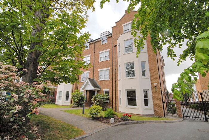 2 Bedroom Flat To Rent In Belmont Hill, Lewisham, London, SE13