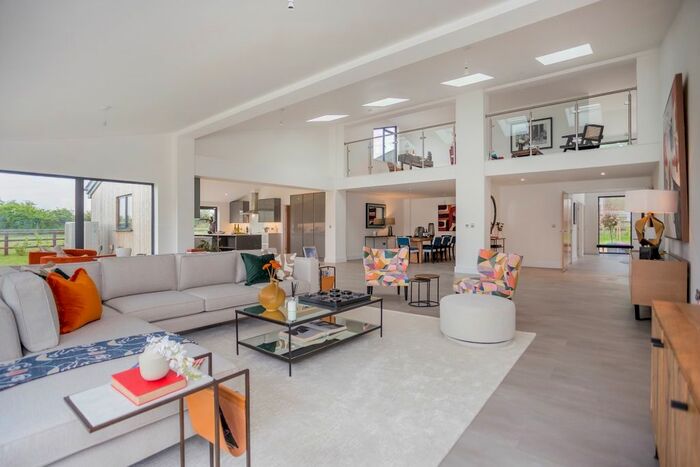 4 Bedroom Barn Conversion To Rent In Spinfield Lane, Marlow, SL7