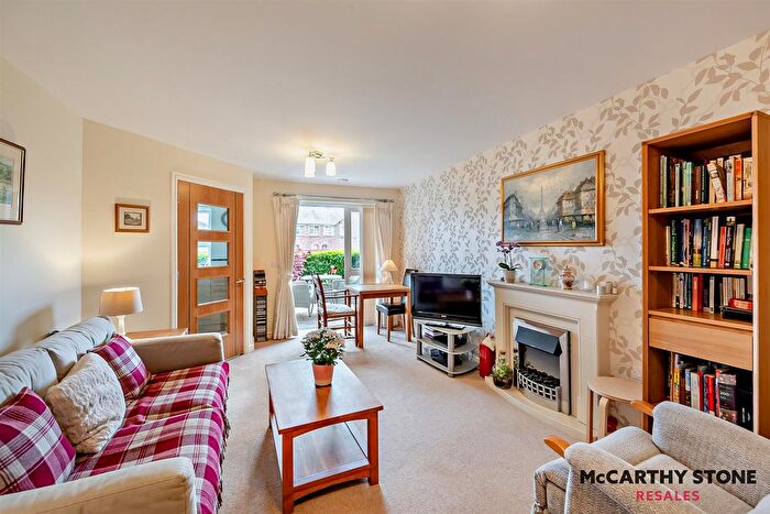 1 Bedroom Flat For Sale In Dukes Court, Bulford, Wellington, TA21