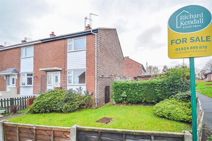 2 Bedroom Town House For Sale In Queensway, Normanton, WF6