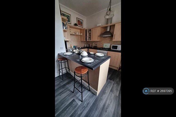 3 Bedroom Flat To Rent In Victoria Street, Perth, PH2