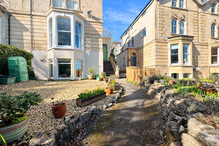 2 Bedroom Flat For Sale In Cotham Brow, Bristol, BS6