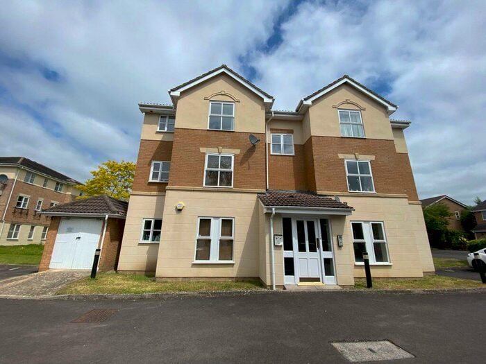 1 Bedroom Flat To Rent In Richmond Avenue Thatcham, RG19