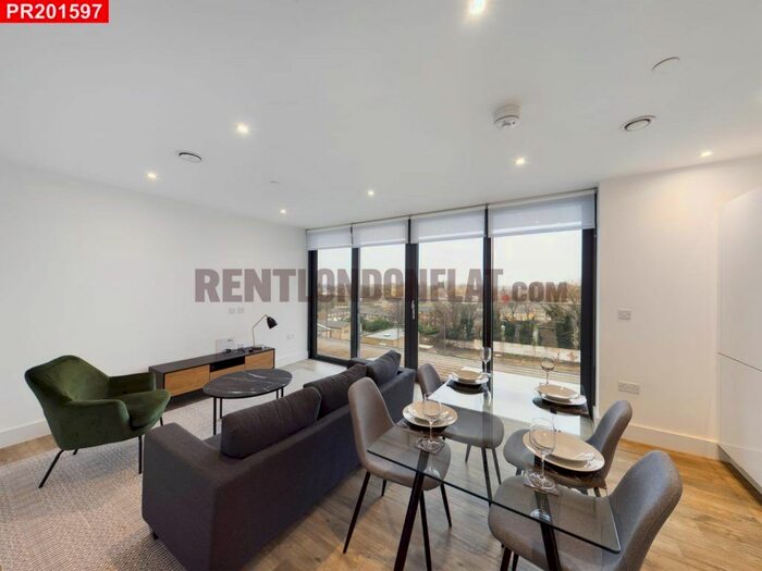 1 Bedroom Flat To Rent In High Street, Staines-Upon-Thames, TW18