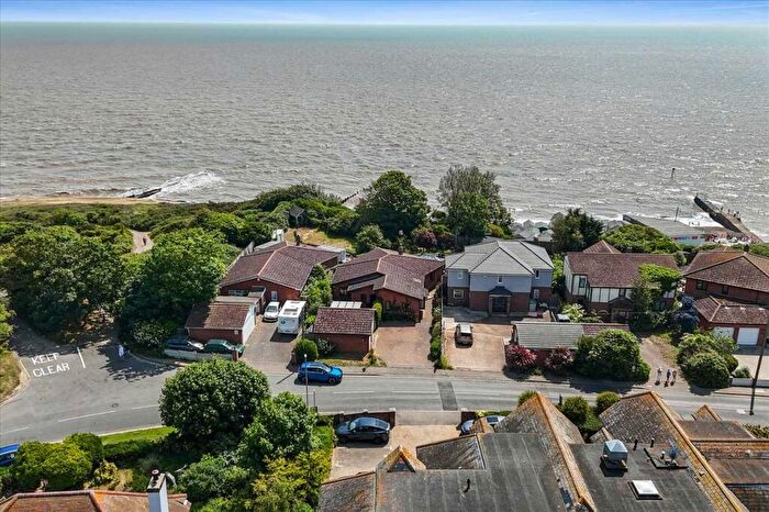 3 Bedroom Bungalow For Sale In Naze Park Road, Walton On The Naze, CO14