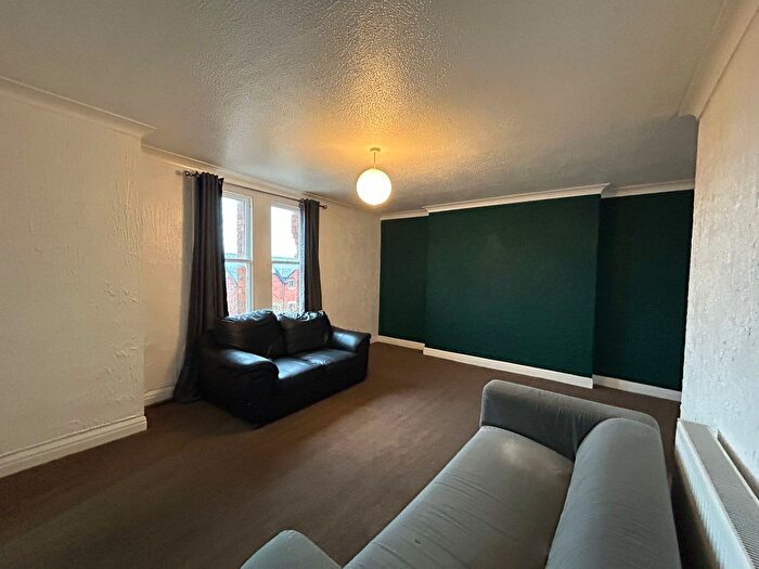 2 Bedroom Flat To Rent In Swinley Road, Wigan, WN1