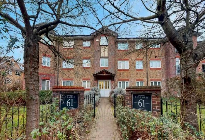 2 Bedroom Apartment To Rent In Albemarle Road, Beckenham, Kent, BR3