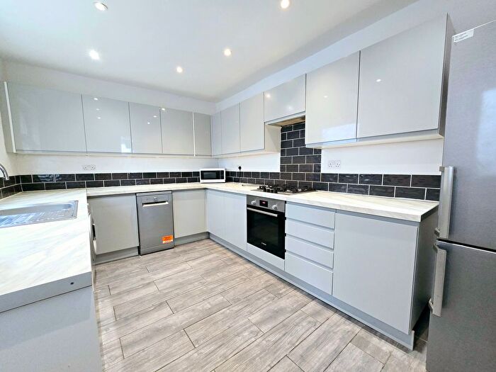 4 Bedroom Terraced House To Rent In Williamson Street, Holloway Road, N7