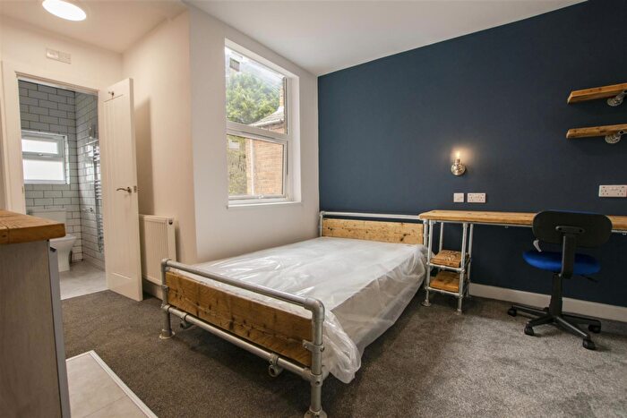 6 Bedroom House To Rent In Rookery Road, Selly Oak, Birmingham, B29
