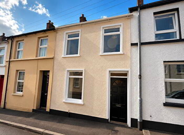 4 Bedroom Mid Terraced House For Sale In Edenmore Street, L'Derry, BT48
