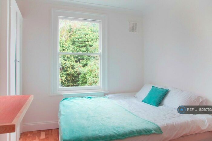 Studio To Rent In Mercia Grove, London, SE13