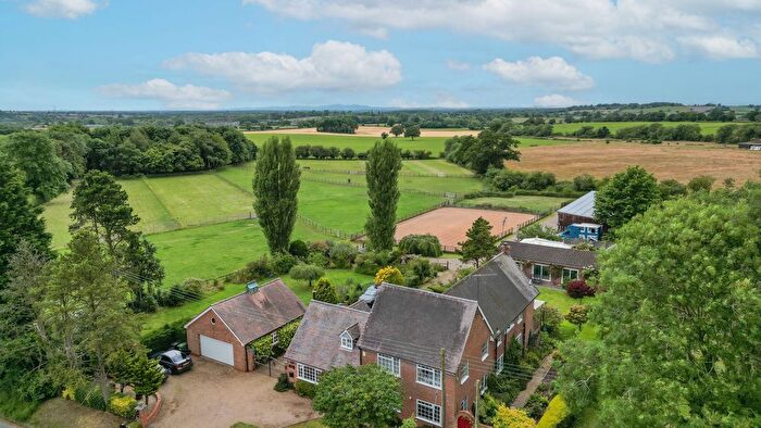 5 Bedroom Equestrian Property For Sale In Astwood Lane, Astwood Bank, Redditch, B96