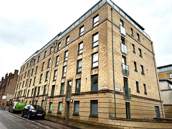 3 Bedroom Flat To Rent In Flat, B Robertson Avenue, Edinburgh, EH11