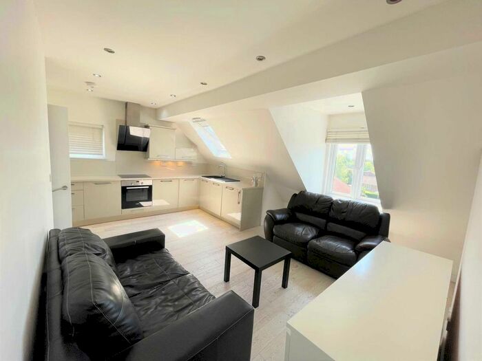 2 Bedroom Flat To Rent In Whitstable Road, Canterbury, CT2