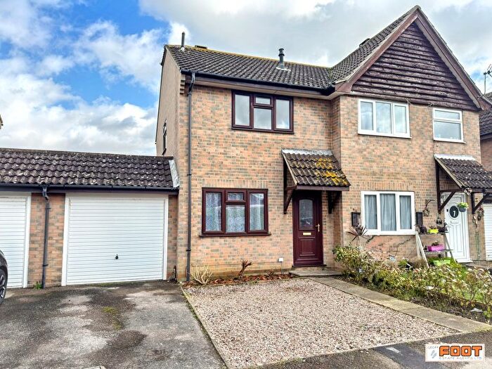 2 Bedroom Semi Detached House For Sale In Chandlers Close, Hayling Island, PO11