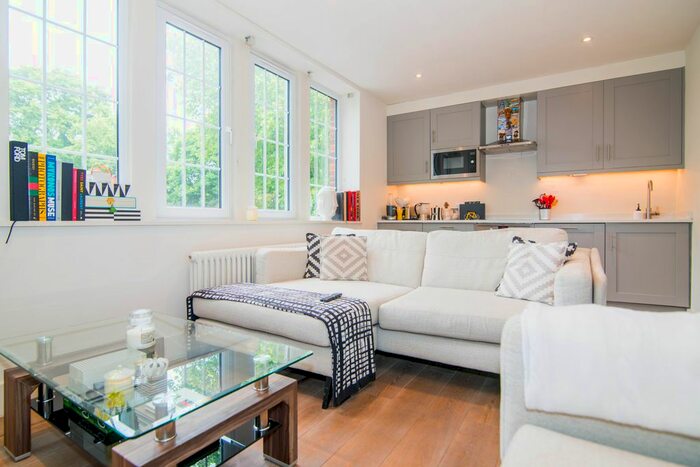 1 Bedroom Flat To Rent In Red Lion Street, Richmond, TW9
